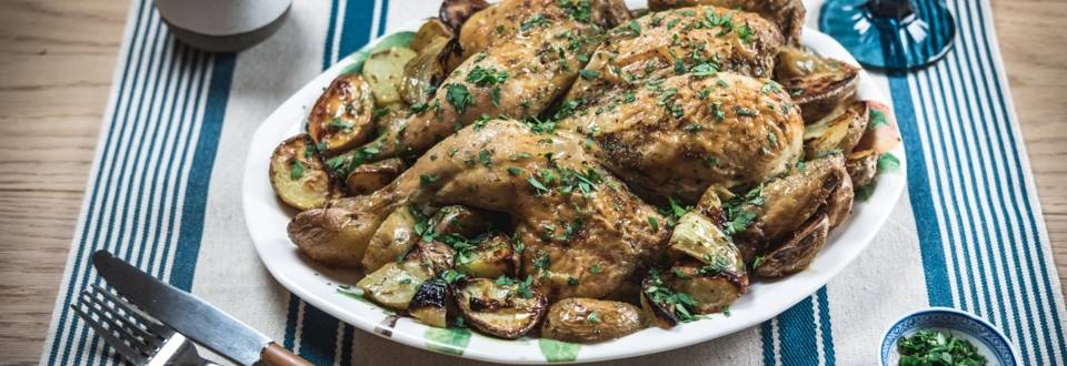 Κοτόπουλο με πατάτες στο φούρνο σε 40 λεπτά